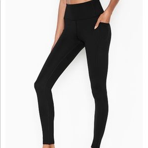 Victoria’s Secret Incredible Essential Legging
